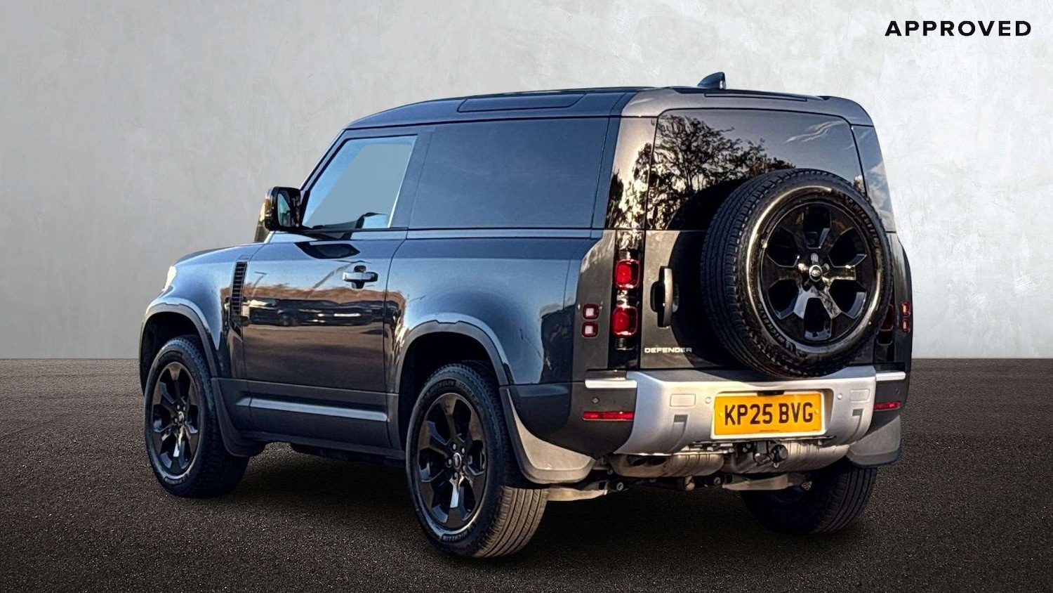 Used Land Rover Defender 2025 for sale - 76460228: Photo 2