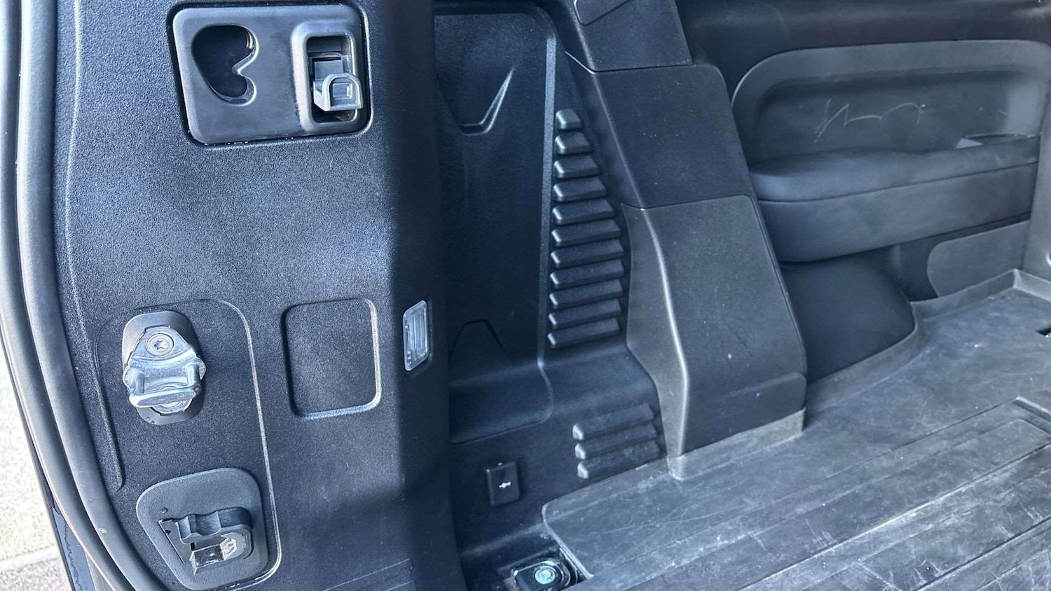 Used Land Rover Defender 2025 for sale - 76460228: Photo 27