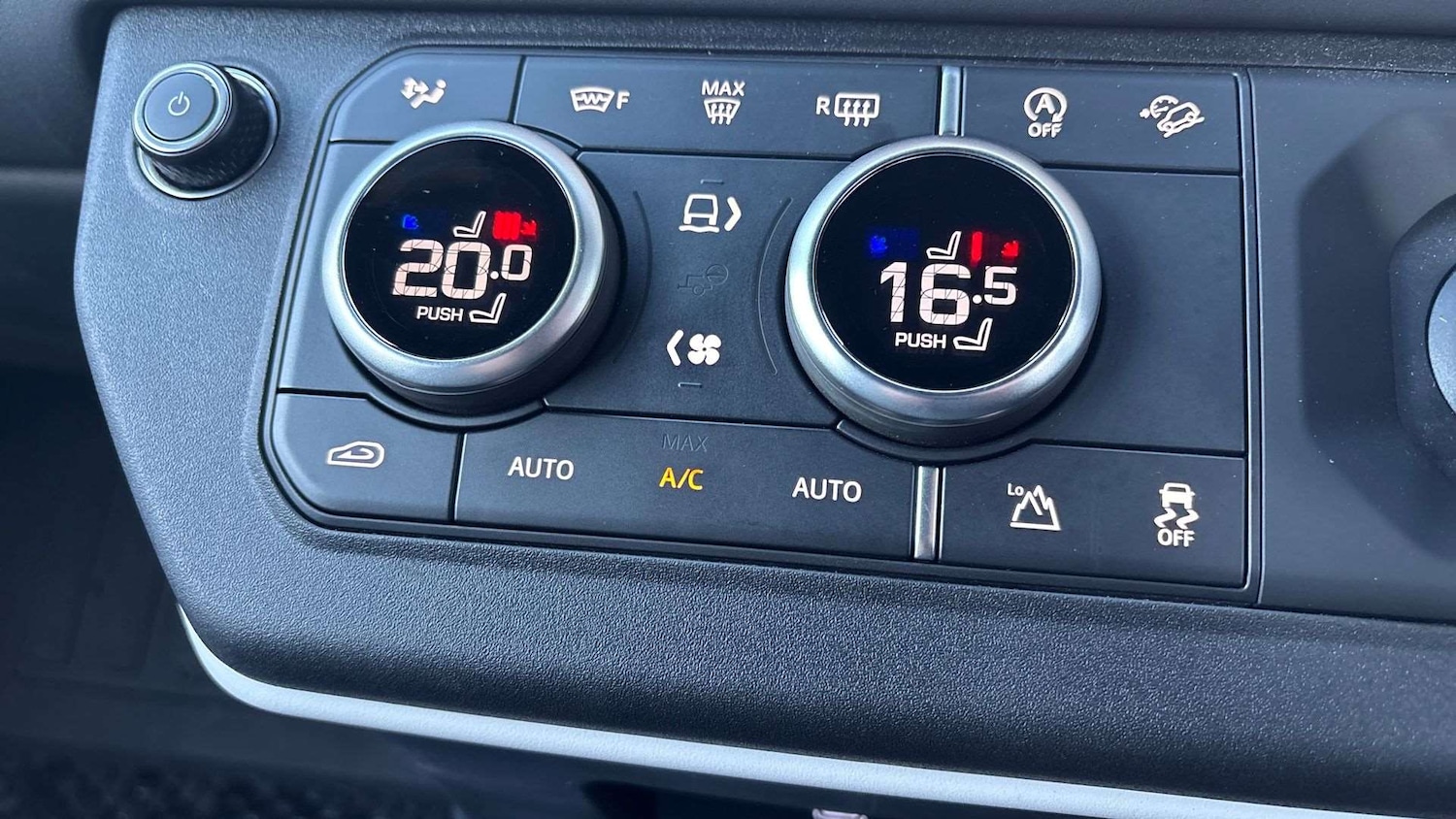 Used Land Rover Defender 2025 for sale - 76460228: Photo 33