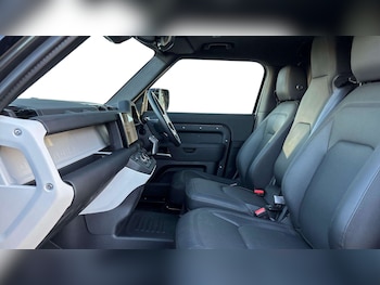 Used Land Rover Defender 2025 for sale - 76460228: Photo