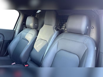 Used Land Rover Defender 2025 for sale - 76460228: Photo