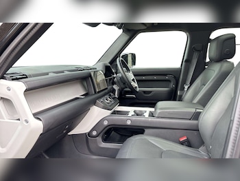 Used Land Rover Defender 2025 for sale - 78924984: Photo