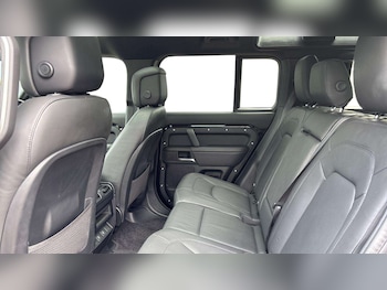 Used Land Rover Defender 2025 for sale - 78924984: Photo