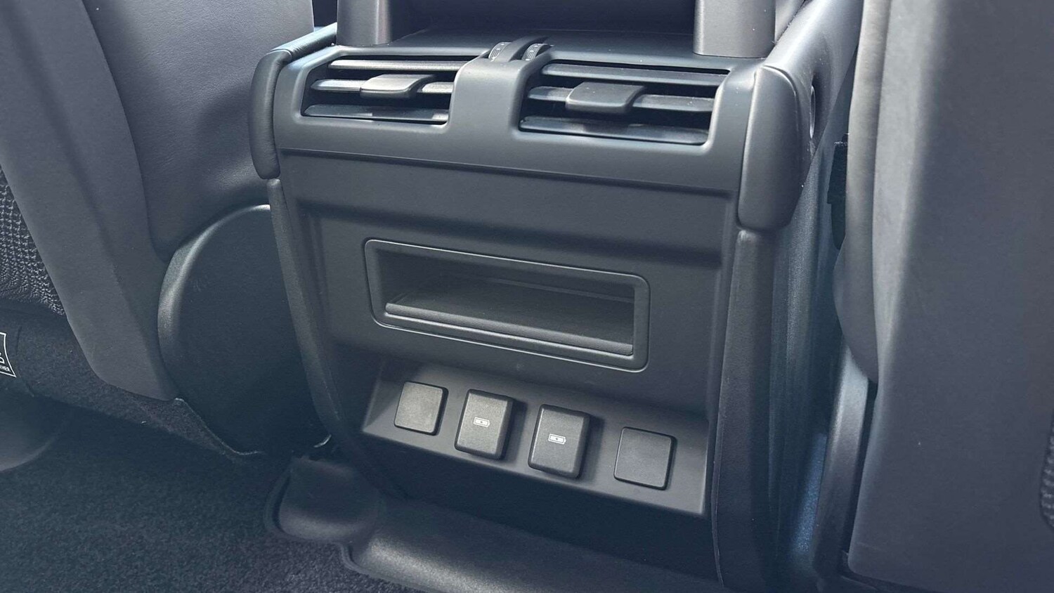 Used Land Rover Defender 2023 for sale - 77270209: Photo 18