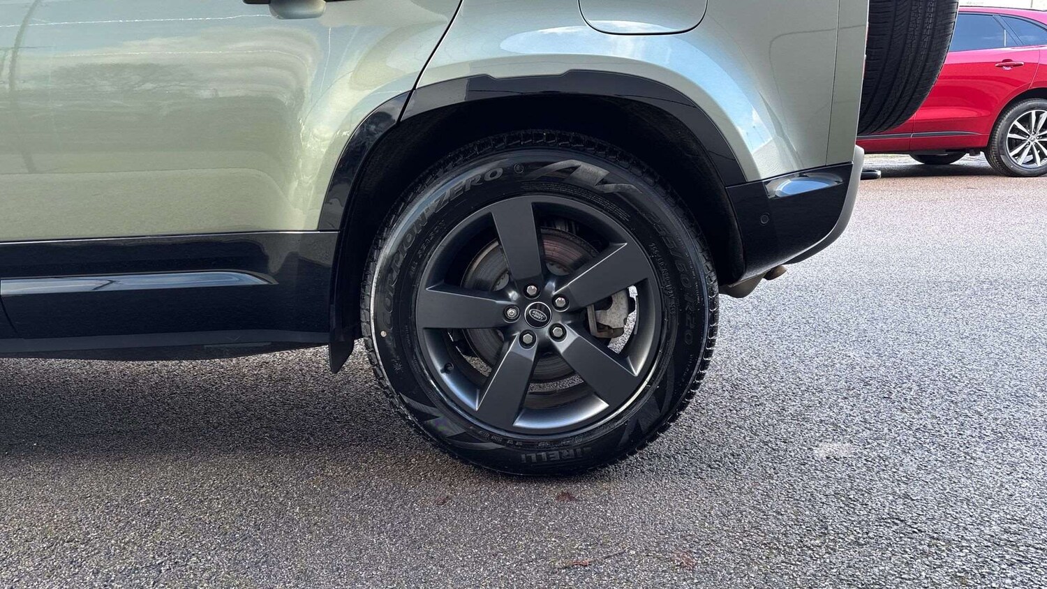 Used Land Rover Defender 2023 for sale - 77270209: Photo 31