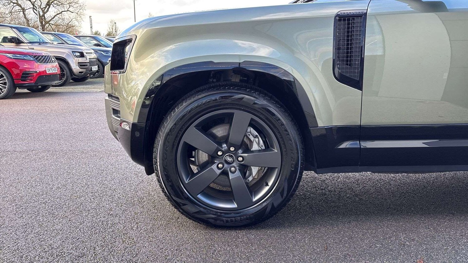 Used Land Rover Defender 2023 for sale - 77270209: Photo 32