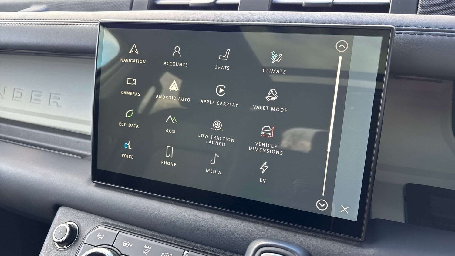 Used Land Rover Defender 2023 for sale - 77270209: Photo 35