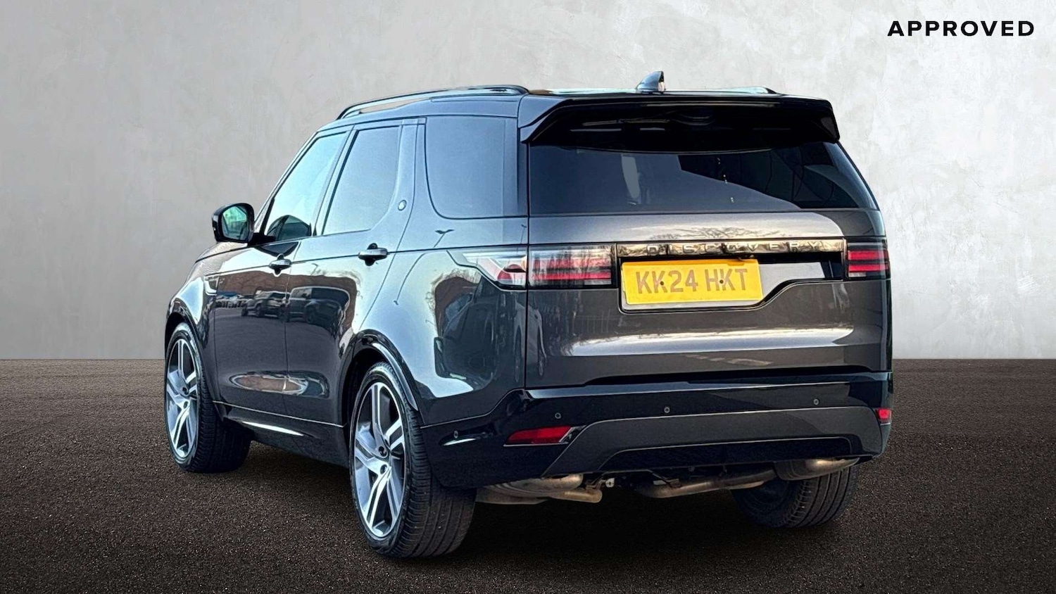 Used Land Rover Discovery 2024 for sale - 77429232: Photo 2