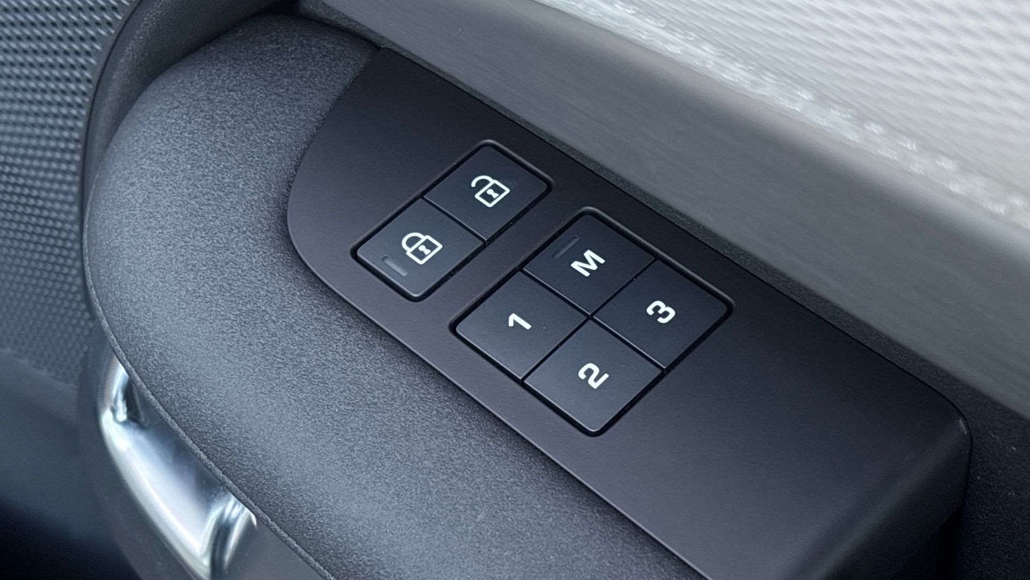 Used Land Rover Discovery 2024 for sale - 77429232: Photo 25