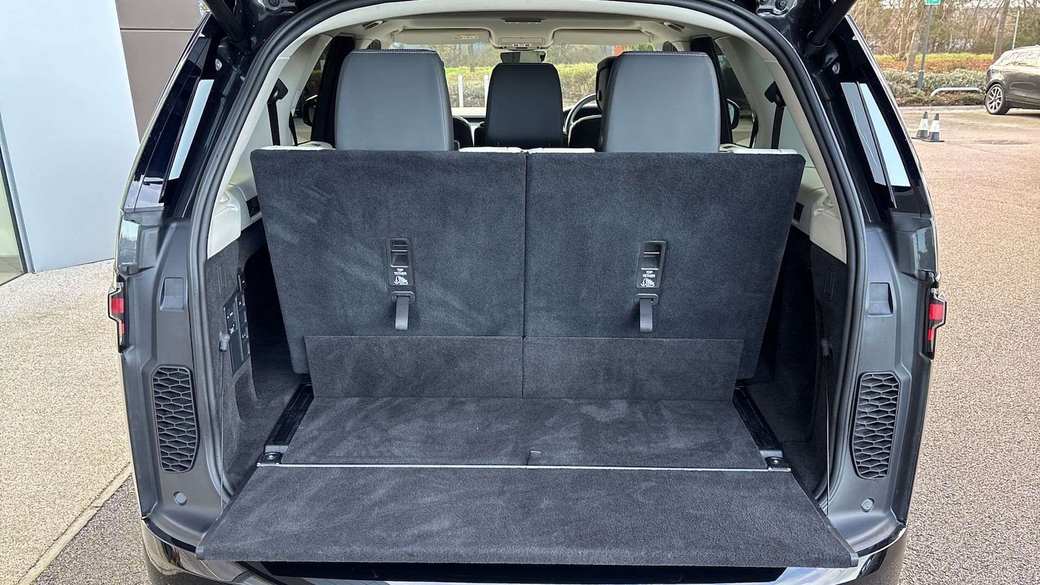 Used Land Rover Discovery 2024 for sale - 77429232: Photo 33