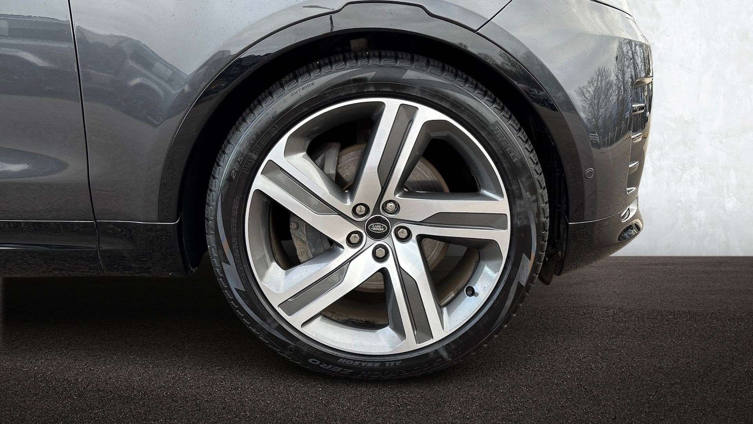 Used Land Rover Discovery 2024 for sale - 77429232: Photo 8