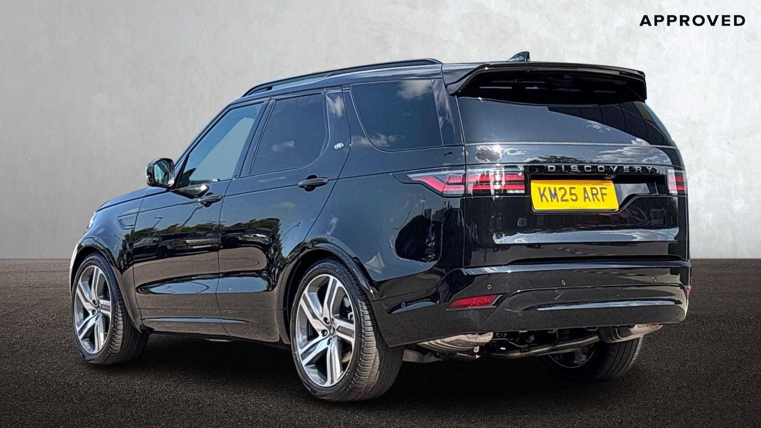 Used Land Rover Discovery 2025 for sale - 76460589: Photo 2