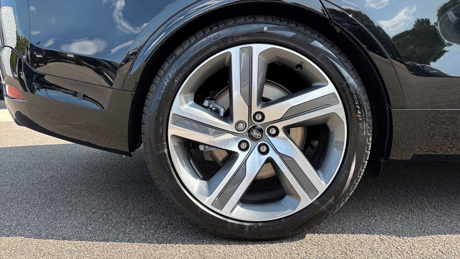 Used Land Rover Discovery 2025 for sale - 76460589: Photo 24