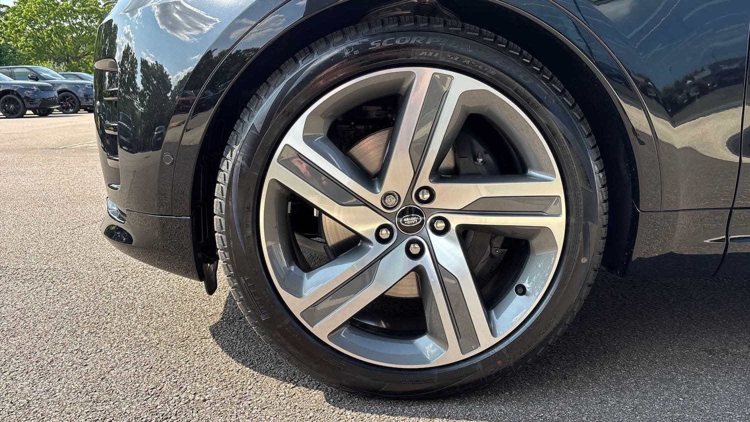 Used Land Rover Discovery 2025 for sale - 76460589: Photo 26