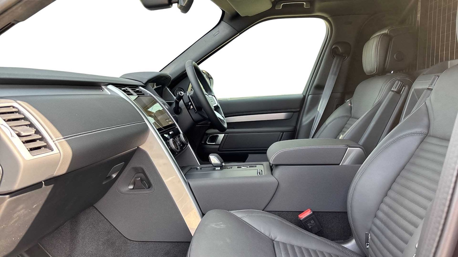 Used Land Rover Discovery 2025 for sale - 76460589: Photo 3