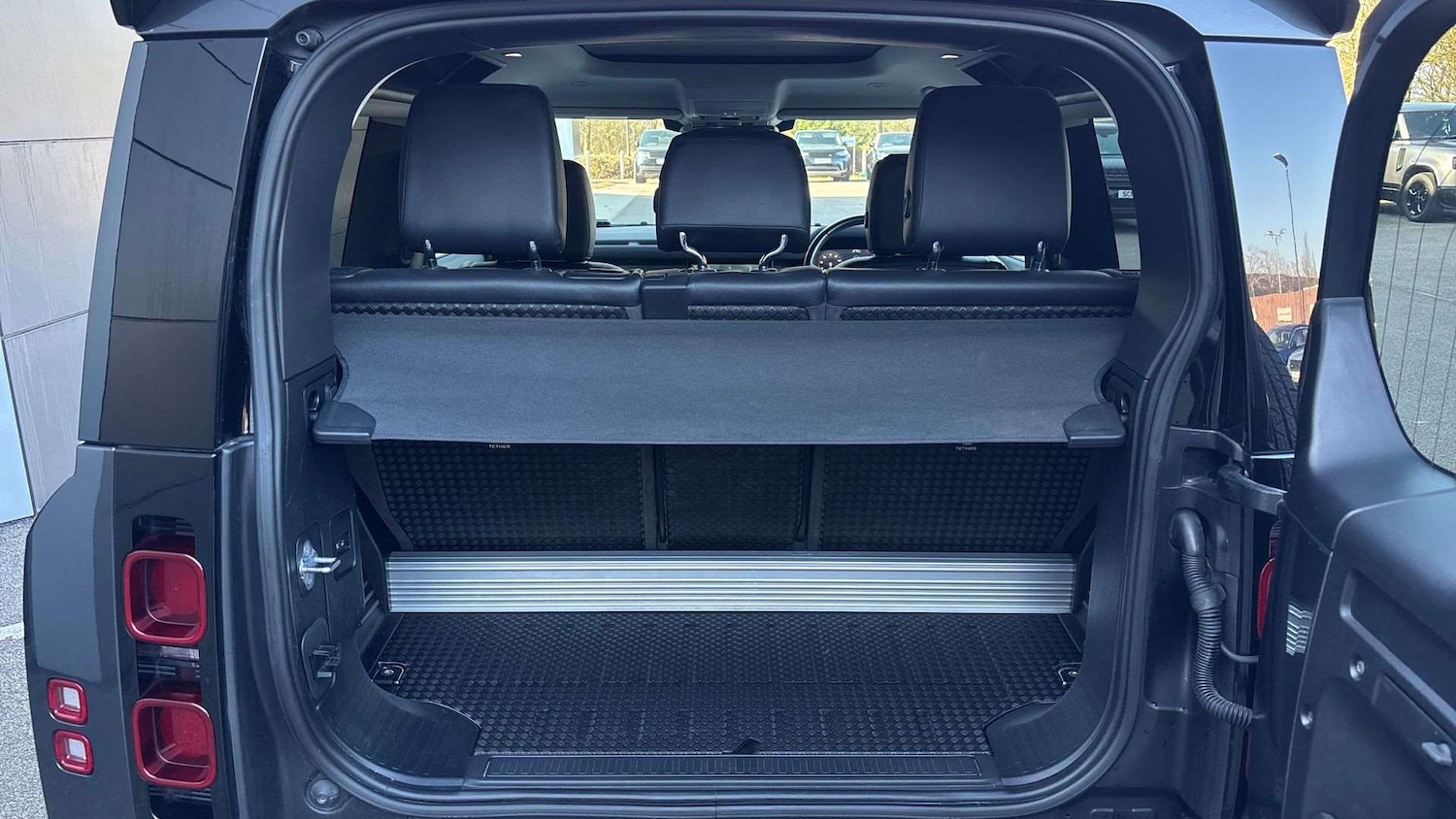 Used Land Rover Defender 2021 for sale - 77674841: Photo 10