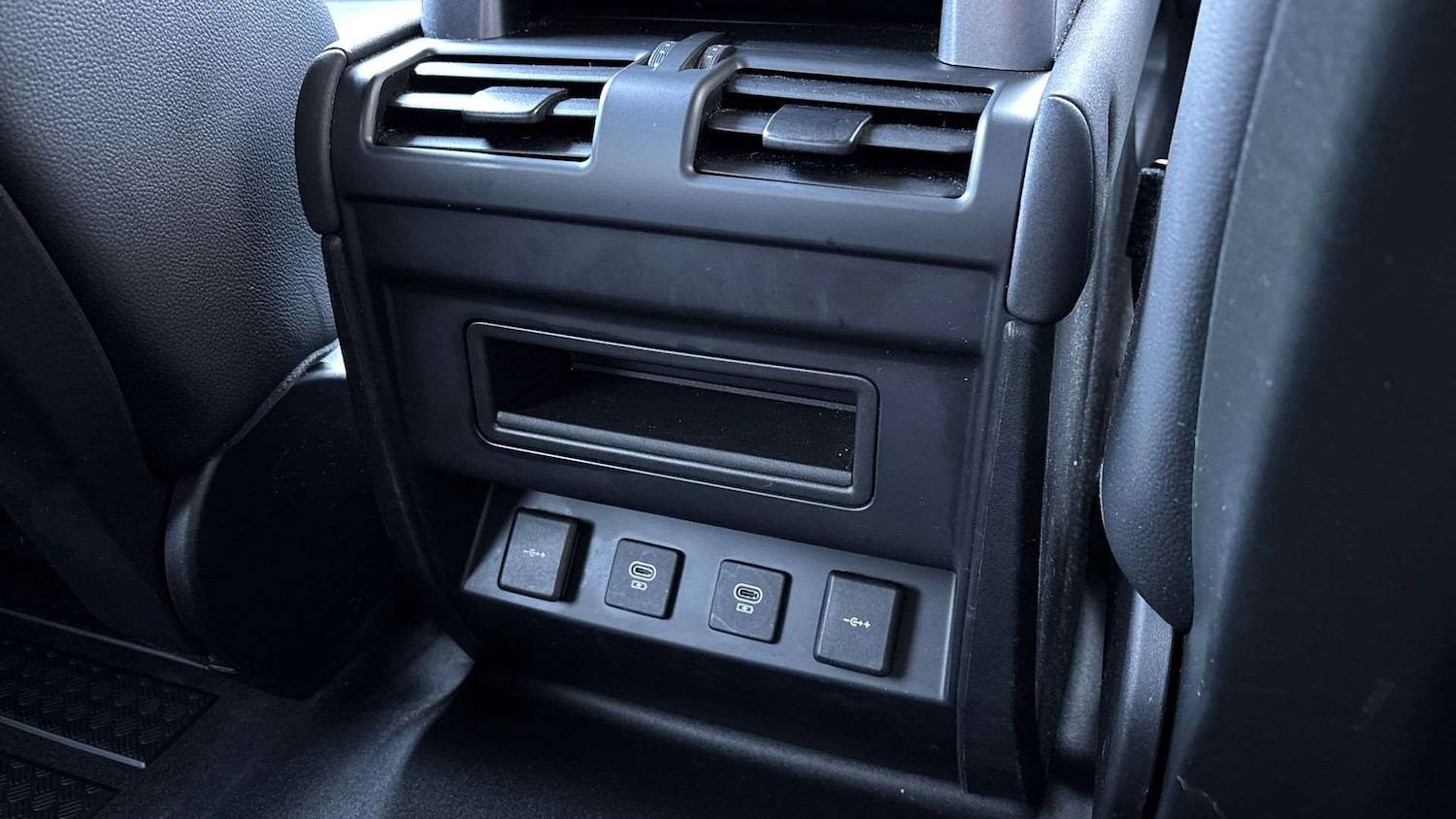 Used Land Rover Defender 2021 for sale - 77674841: Photo 18