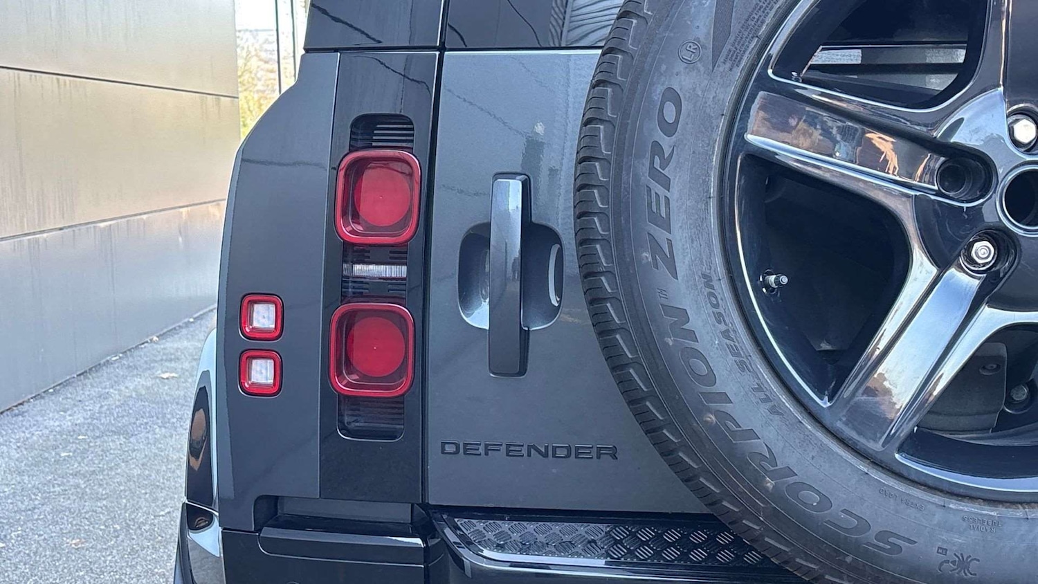 Used Land Rover Defender 2021 for sale - 77674841: Photo 26