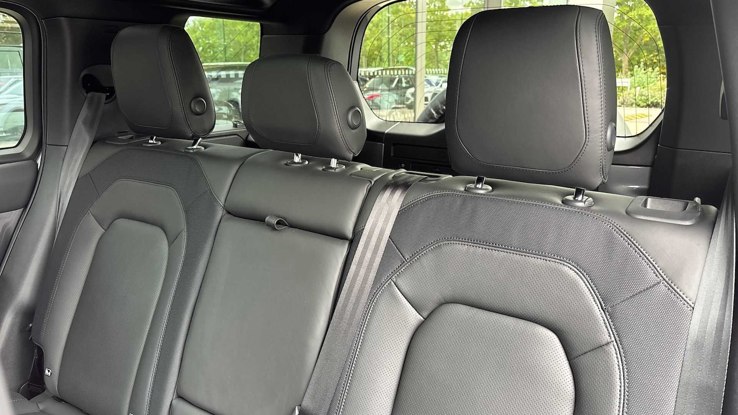 Used Land Rover Defender 2023 for sale - 76460057: Photo 26