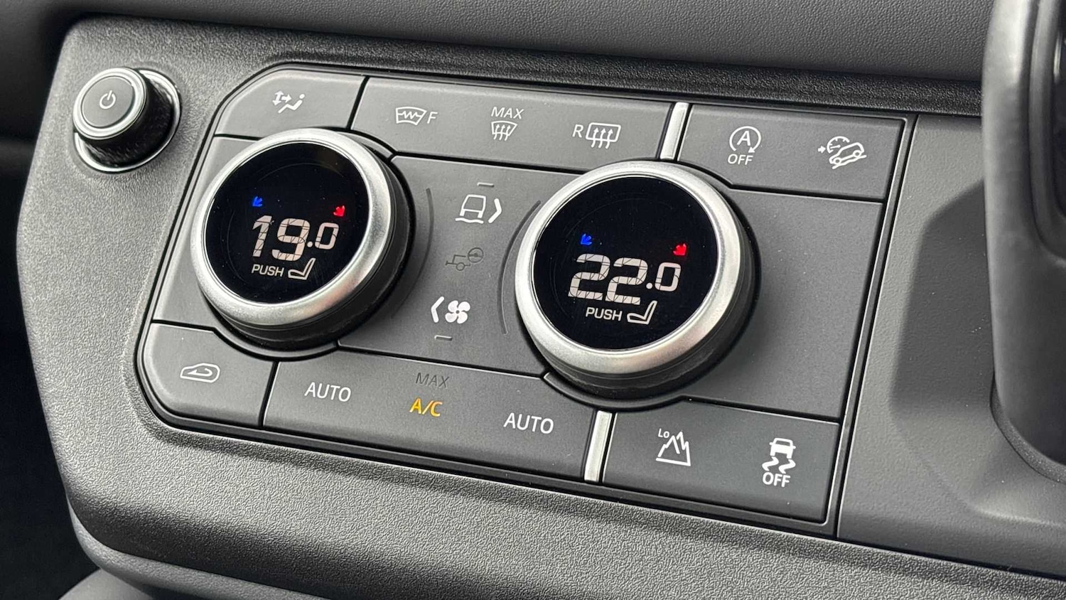 Used Land Rover Defender 2023 for sale - 76460057: Photo 29