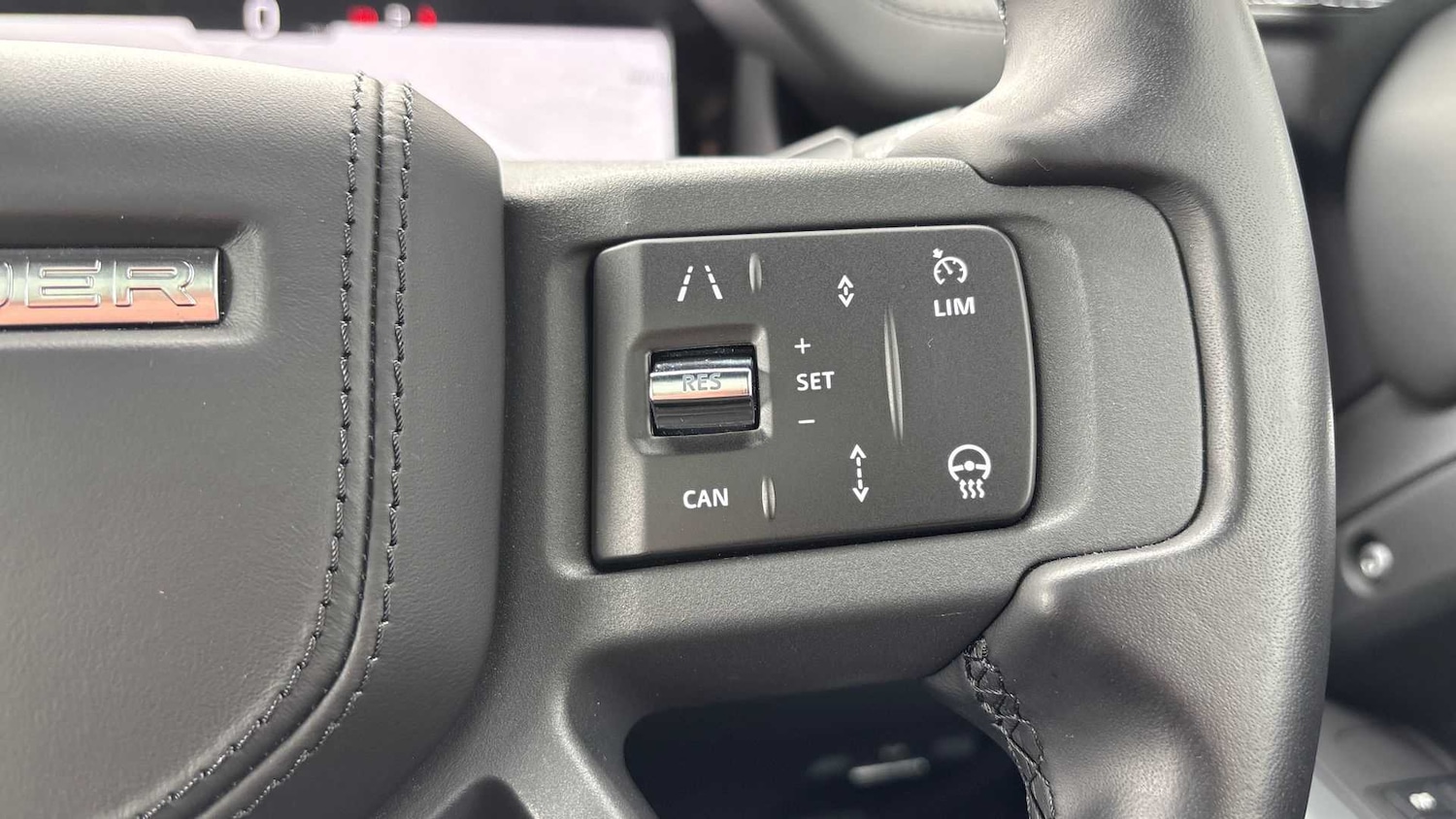 Used Land Rover Defender 2023 for sale - 76460057: Photo 31