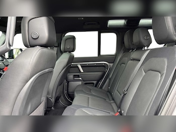 Used Land Rover Defender 2023 for sale - 76460057: Photo
