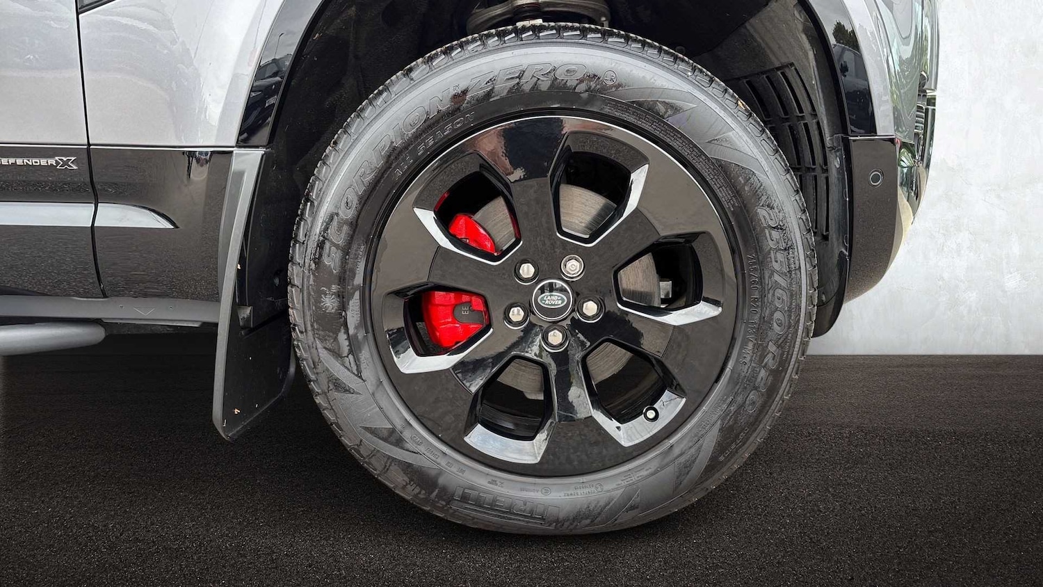 Used Land Rover Defender 2023 for sale - 76460057: Photo 8