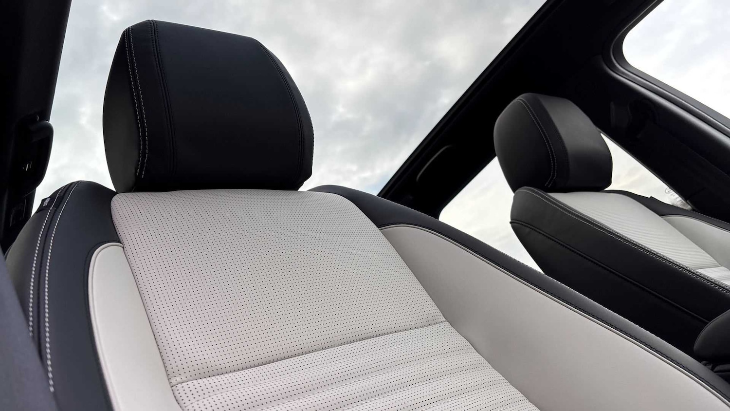 Used Land Rover Discovery Sport 2025 for sale - 76460332: Photo 28