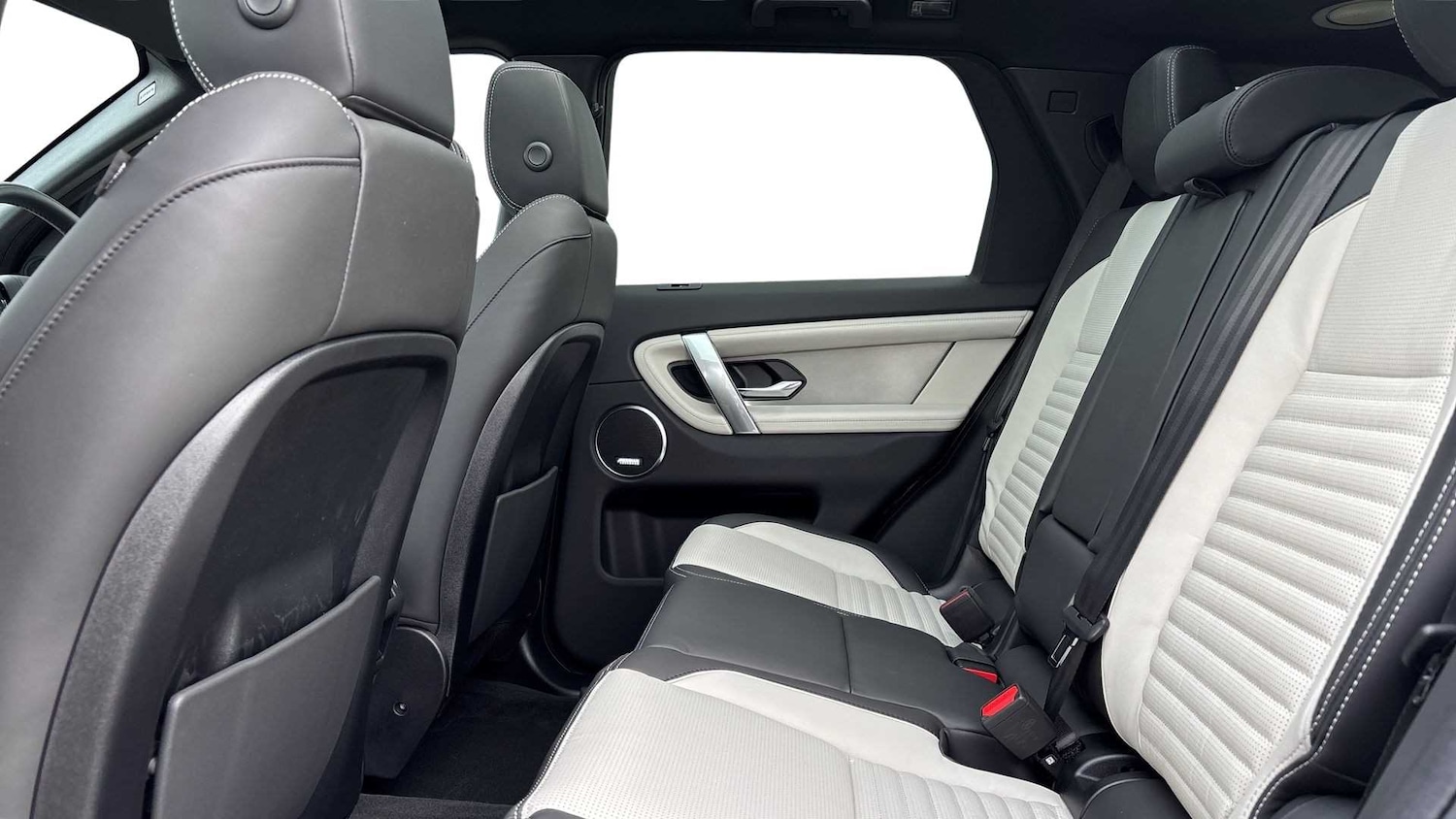 Used Land Rover Discovery Sport 2025 for sale - 76460332: Photo 4