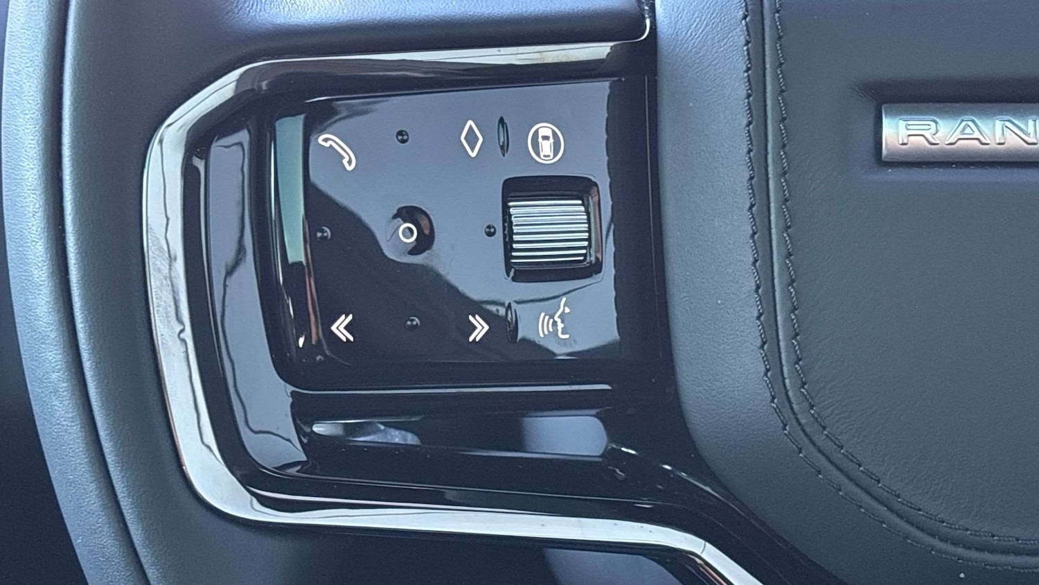Used Land Rover Range Rover Evoque 2024 for sale - 76460143: Photo 35