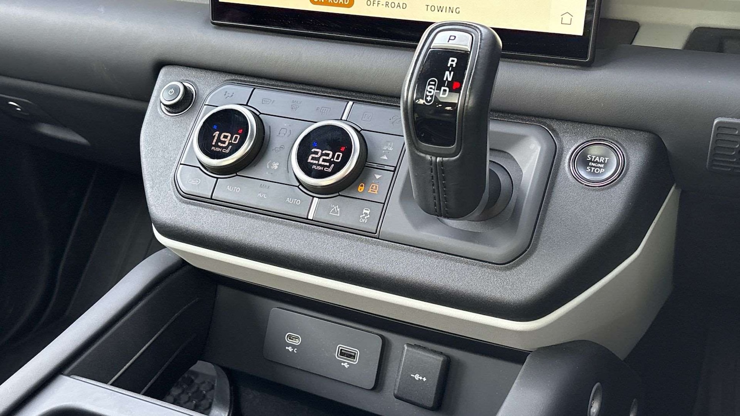 Used Land Rover Defender 2023 for sale - 76460643: Photo 13