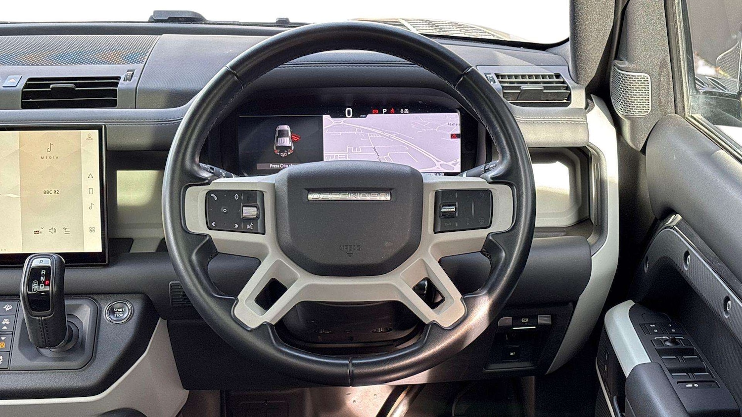 Used Land Rover Defender 2023 for sale - 76460643: Photo 15