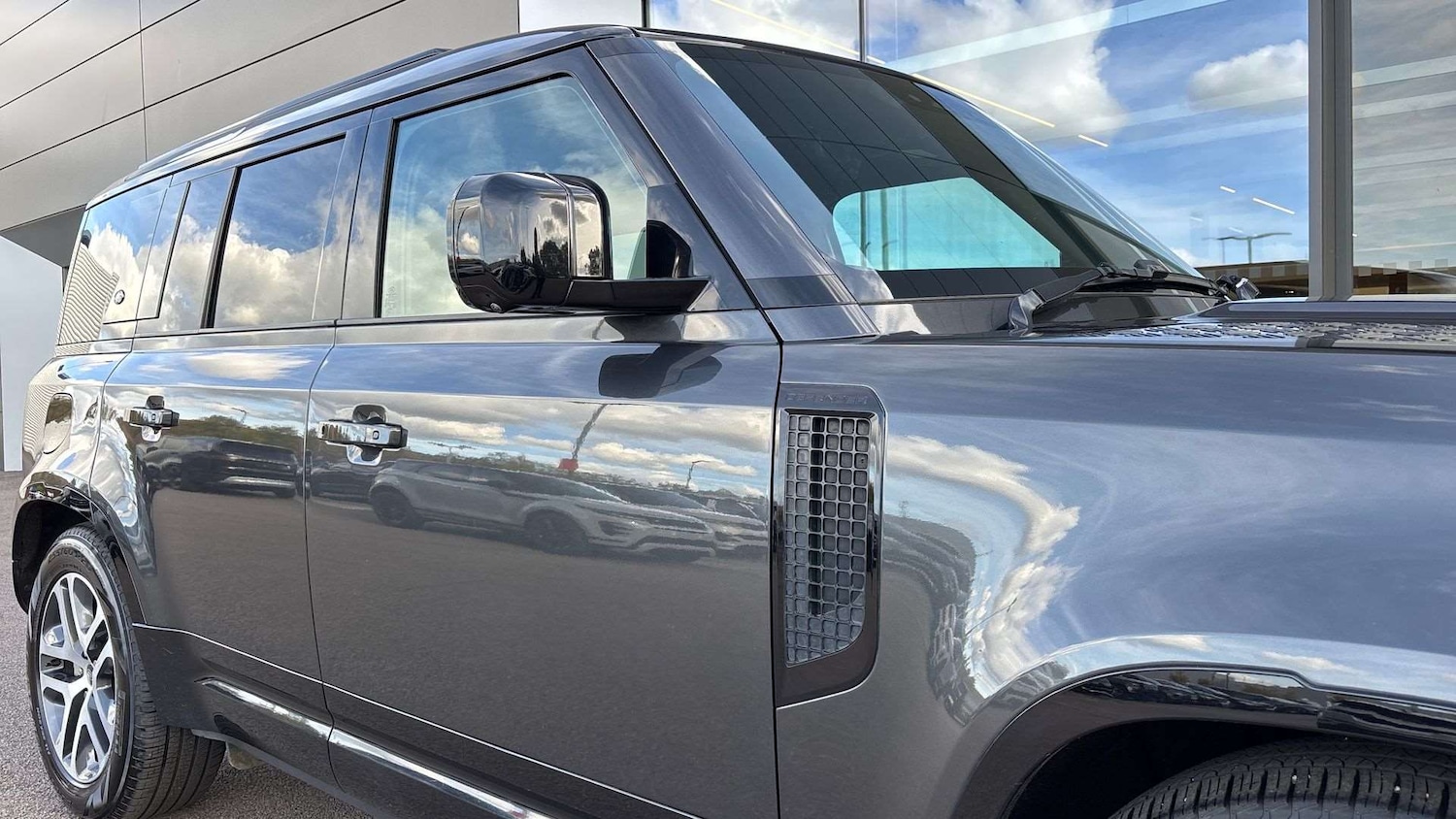 Used Land Rover Defender 2023 for sale - 76460643: Photo 21