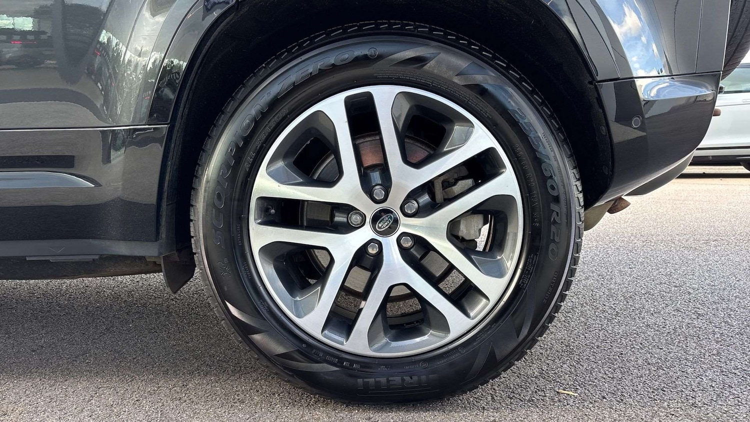 Used Land Rover Defender 2023 for sale - 76460643: Photo 24