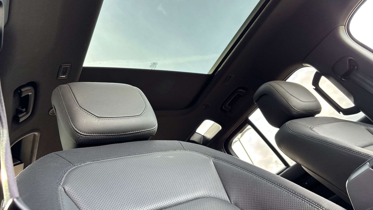 Used Land Rover Defender 2023 for sale - 76460643: Photo 27