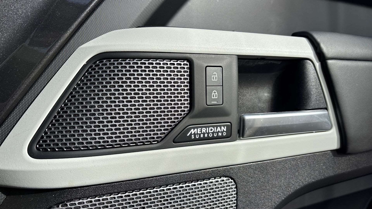 Used Land Rover Defender 2023 for sale - 76460643: Photo 33