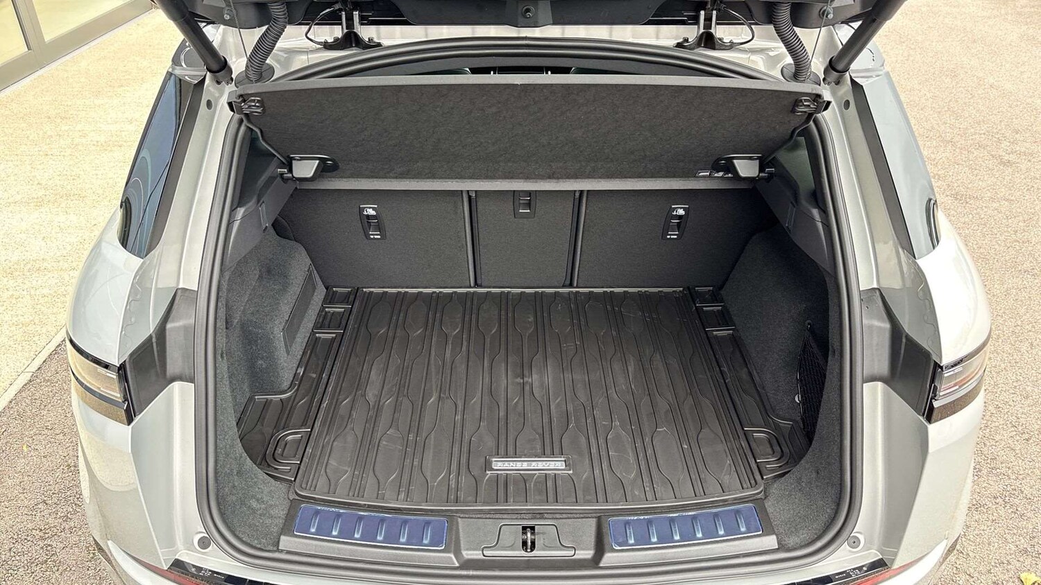 Used Land Rover Range Rover Evoque 2025 for sale - 77526999: Photo 10