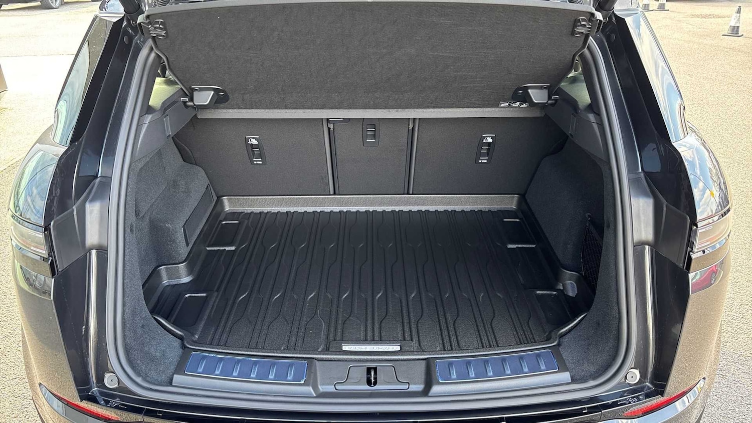 Used Land Rover Range Rover Evoque 2025 for sale - 76459899: Photo 10