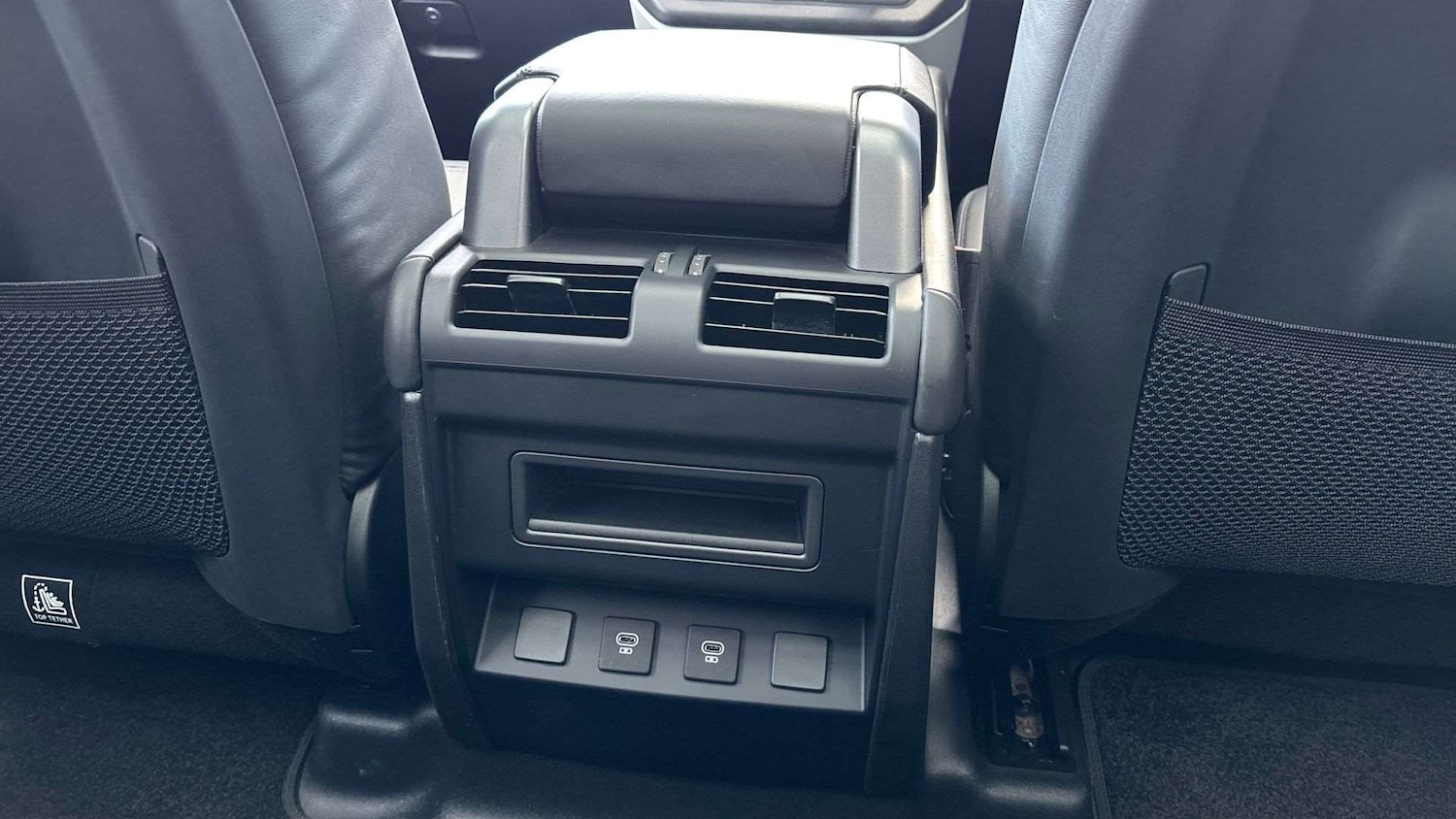 Used Land Rover Defender 2024 for sale - 76460292: Photo 18