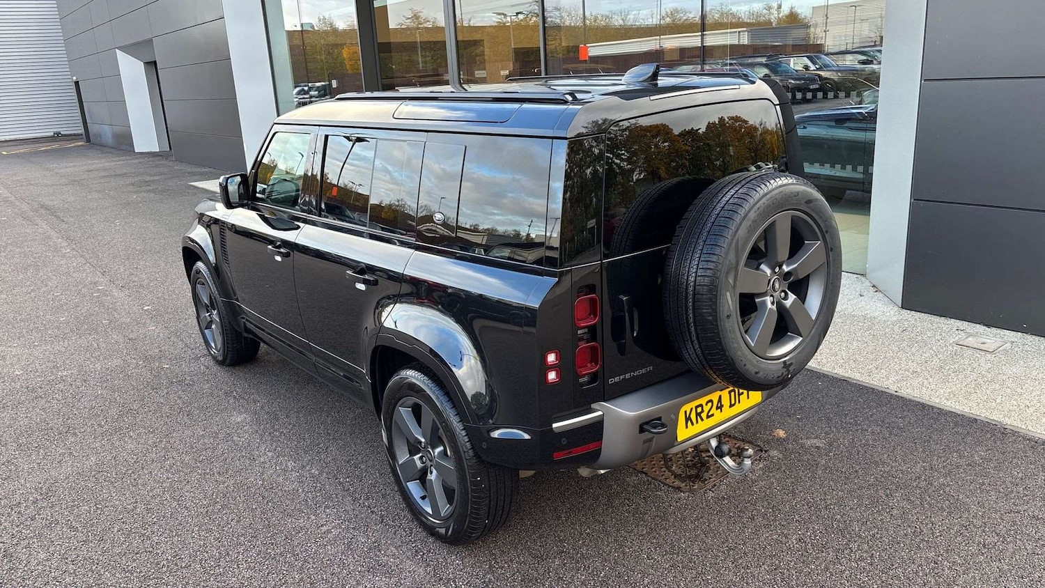 Used Land Rover Defender 2024 for sale - 76460292: Photo 31