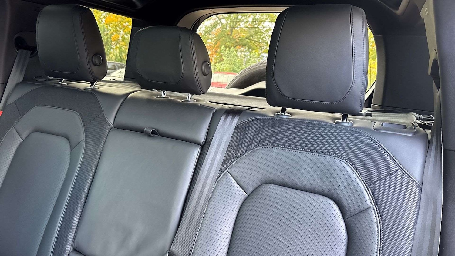 Used Land Rover Defender 2024 for sale - 76460292: Photo 34