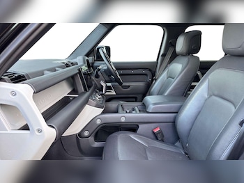 Used Land Rover Defender 2024 for sale - 76460292: Photo