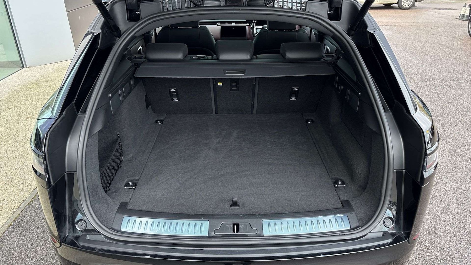 Used Land Rover Range Rover Velar 2024 for sale - 77458703: Photo 10