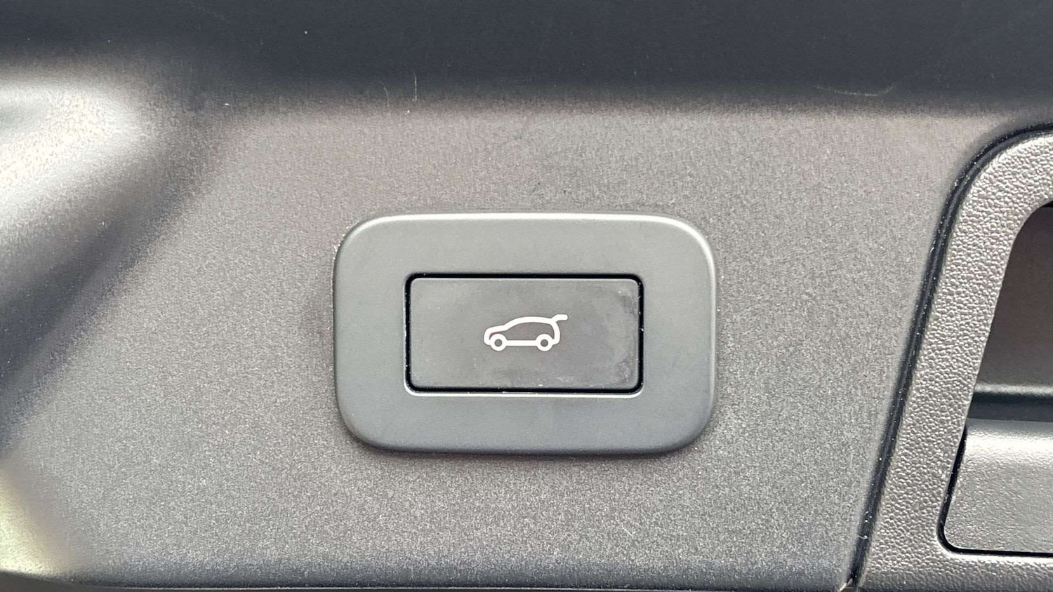 Used Land Rover Range Rover Velar 2024 for sale - 77458703: Photo 33