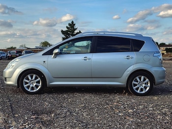 Used Toyota Corolla Verso 2005 for sale - 75552828: Photo