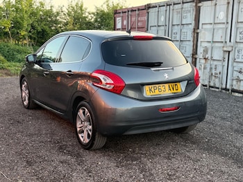 Used Peugeot 208 2013 for sale - 75552154: Photo