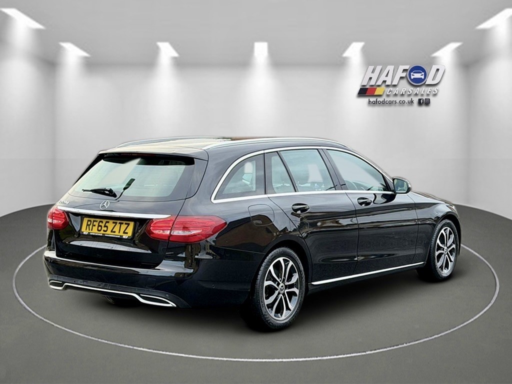 Used Mercedes-Benz C Class 2015 for sale - 77210789: Photo 8