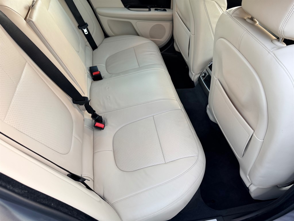 Used Jaguar XF 2014 for sale - 77540131: Photo 12