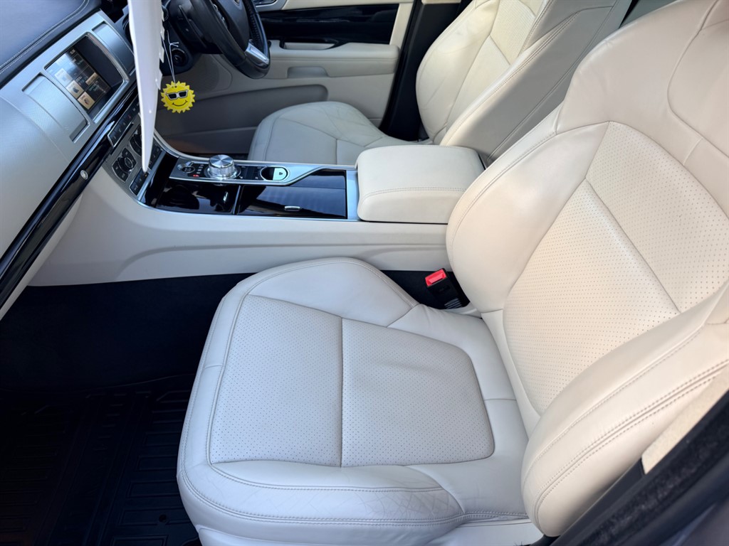 Used Jaguar XF 2014 for sale - 77540131: Photo 18