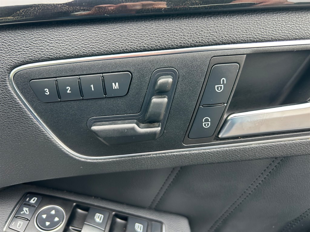 Used Mercedes-Benz E Class 2011 for sale - 75842208: Photo 11